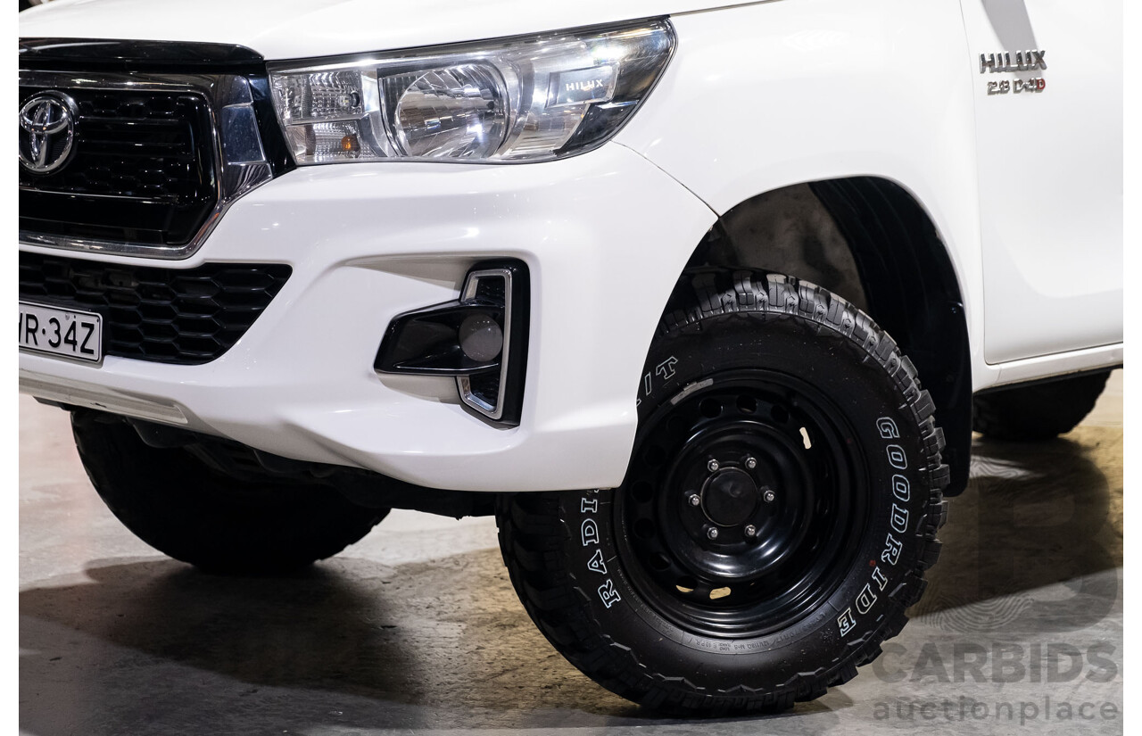 03/2019 Toyota Hilux SR (4x4) GUN126R MY19 4d Dual Cab White Turbo Diesel 2.8L