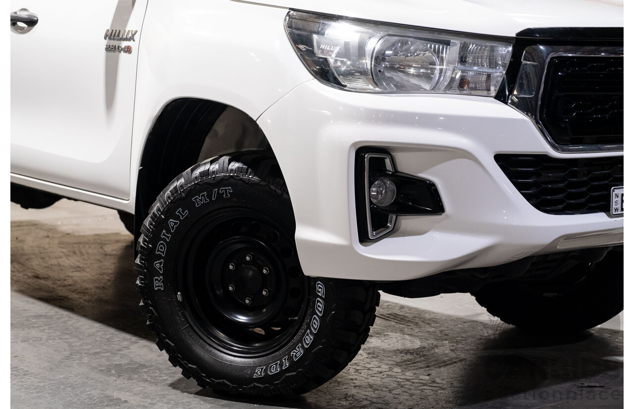 03/2019 Toyota Hilux SR (4x4) GUN126R MY19 4d Dual Cab White Turbo Diesel 2.8L