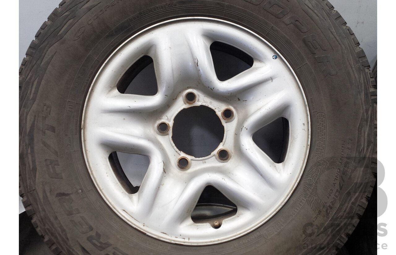 Toyota Land Cruiser LC200 GX 17 Inch Five Stud Wheels with Cooper Discovery A/T³ Tyres - Set of Four