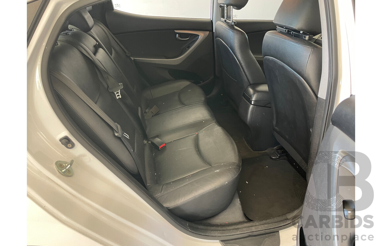 5/2014 Hyundai Elantra Trophy MD SERIES 2 (MD3) 4d Sedan White 1.8L