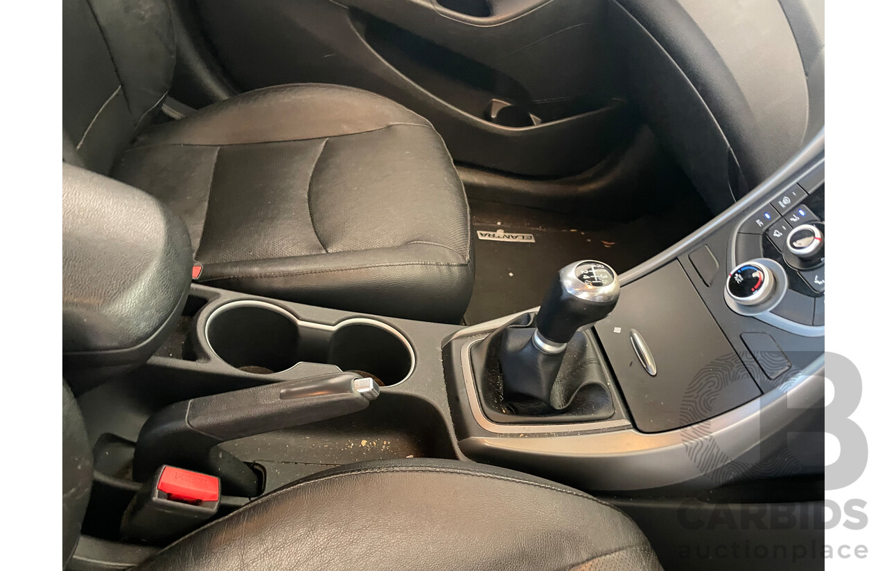 5/2014 Hyundai Elantra Trophy MD SERIES 2 (MD3) 4d Sedan White 1.8L