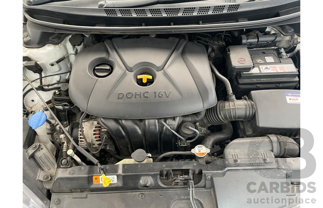 5/2014 Hyundai Elantra Trophy MD SERIES 2 (MD3) 4d Sedan White 1.8L