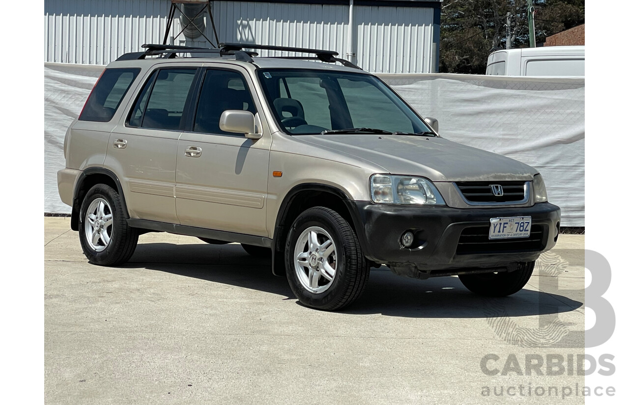 8/2001 Honda CRV (4x4) Sport  4d Wagon Gold 2.0L