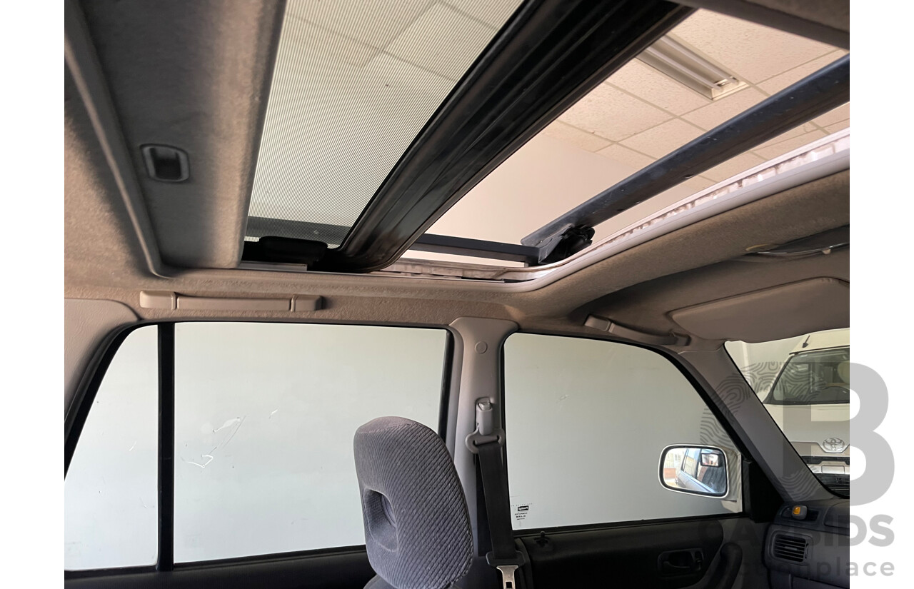 8/2001 Honda CRV (4x4) Sport  4d Wagon Gold 2.0L