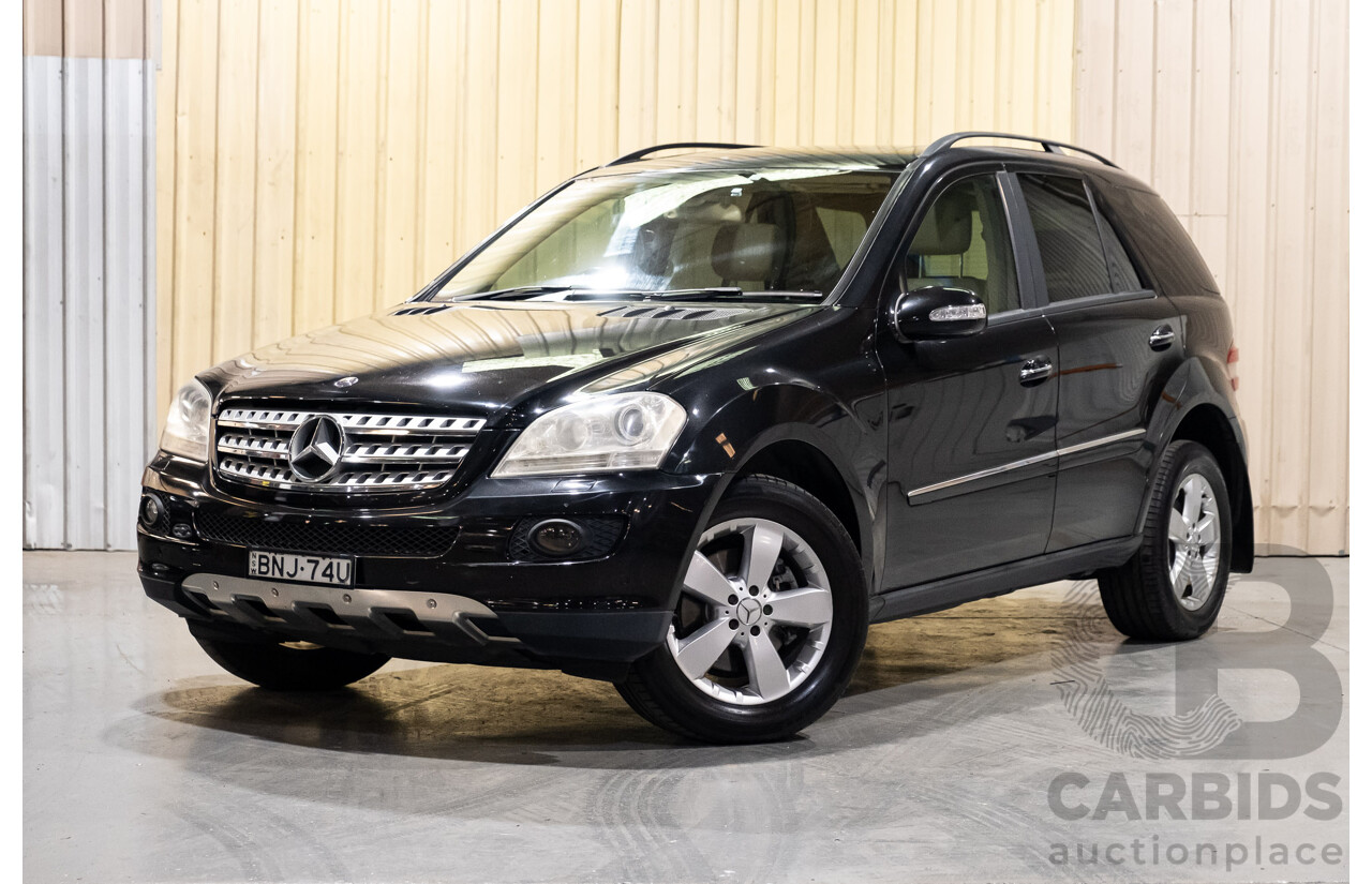 1/2005 Mercedes-Benz ML 500 Luxury (4x4) W164 4d Wagon Black V8 5.0L