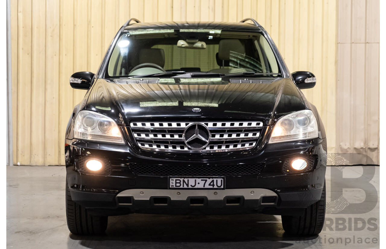 1/2005 Mercedes-Benz ML 500 Luxury (4x4) W164 4d Wagon Black V8 5.0L