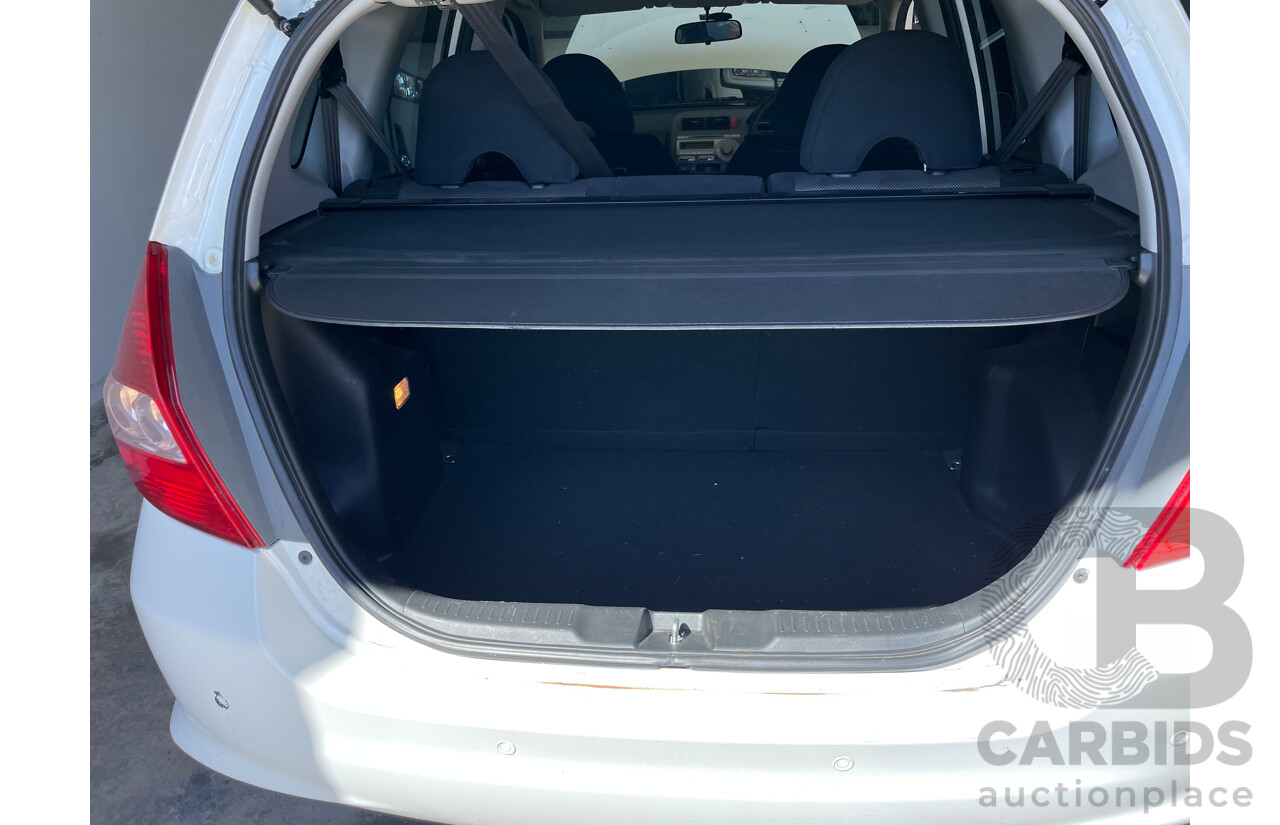 7/2005 Honda Jazz VTi UPGRADE 5d Hatchback White 1.5L