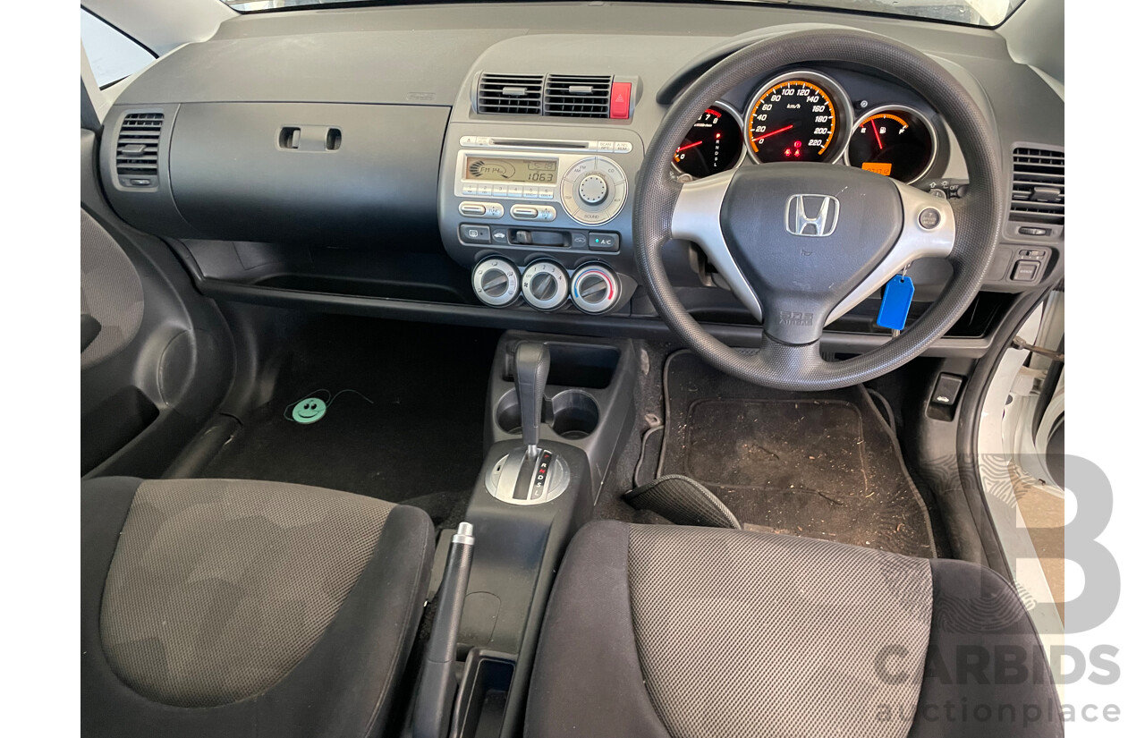 7/2005 Honda Jazz VTi UPGRADE 5d Hatchback White 1.5L