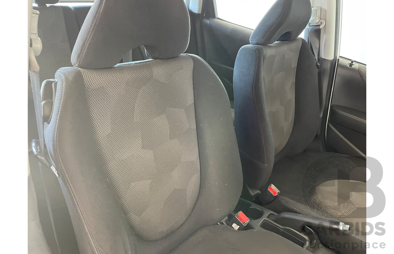 7/2005 Honda Jazz VTi UPGRADE 5d Hatchback White 1.5L