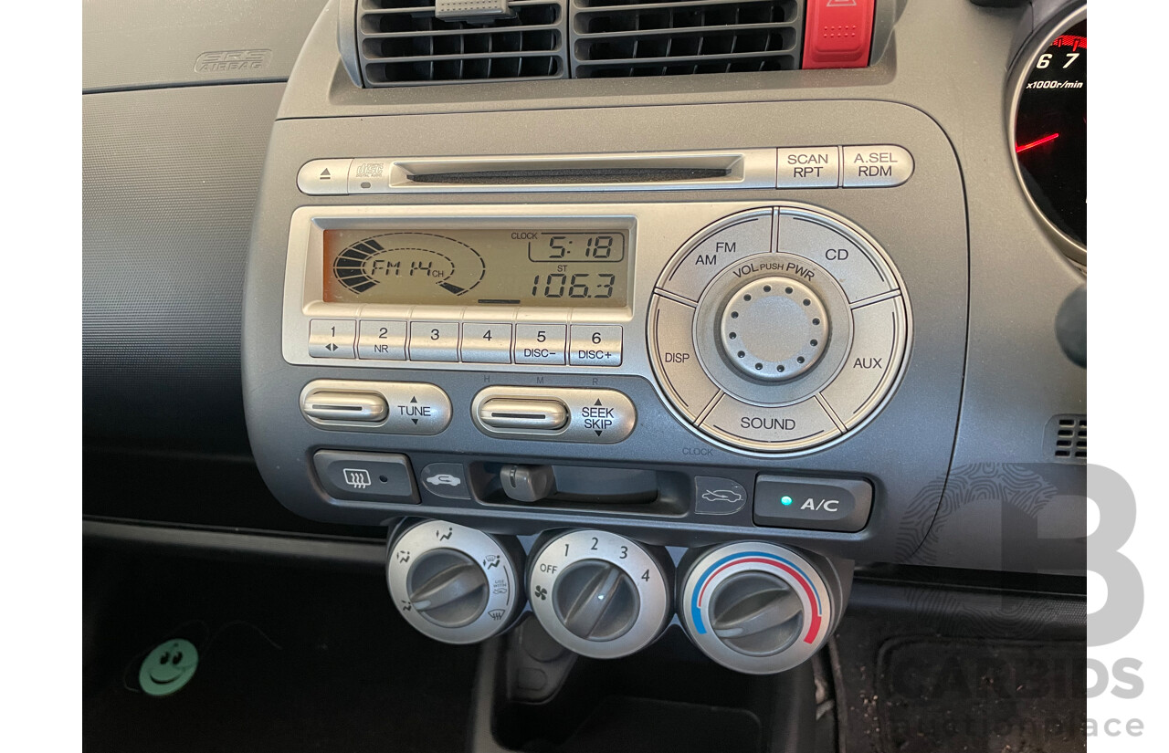 7/2005 Honda Jazz VTi UPGRADE 5d Hatchback White 1.5L