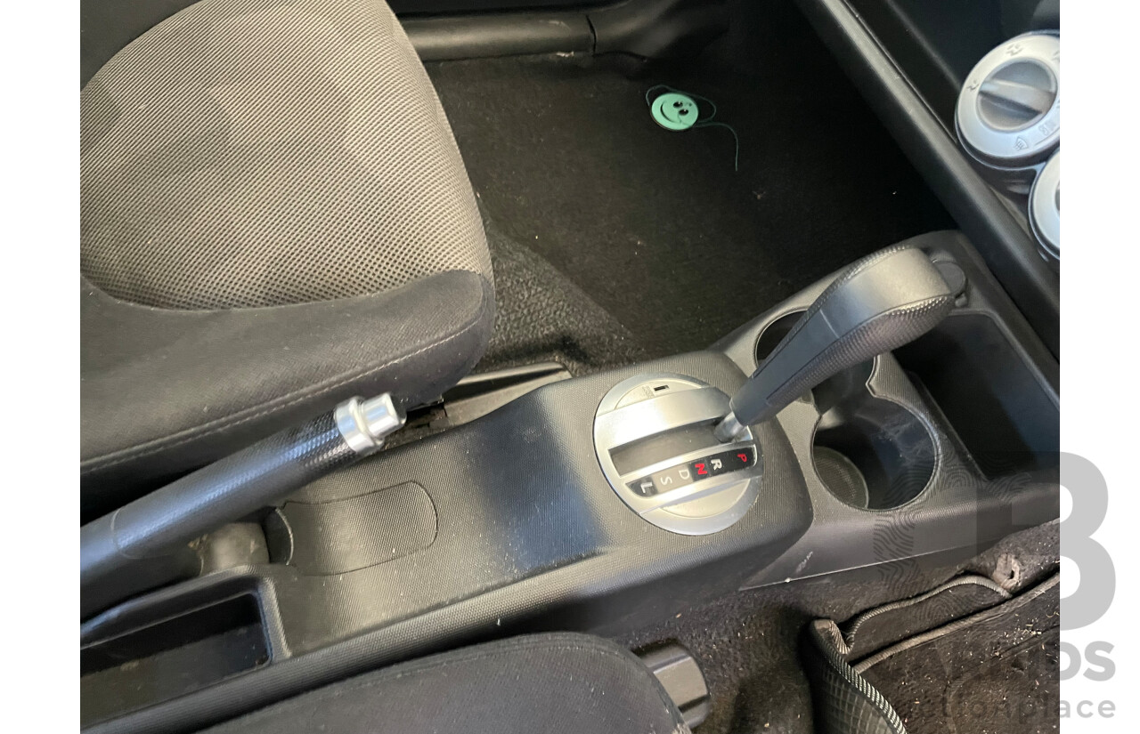 7/2005 Honda Jazz VTi UPGRADE 5d Hatchback White 1.5L