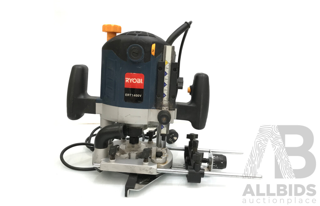 Ryobi (ERT1400V) Plunge Router