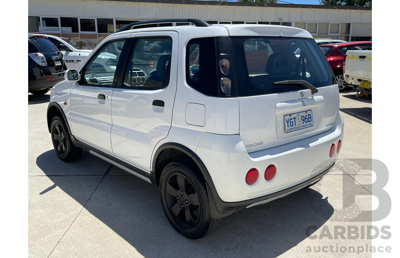 1/2005 Holden Cruze  YG 4d Wagon White 1.5L