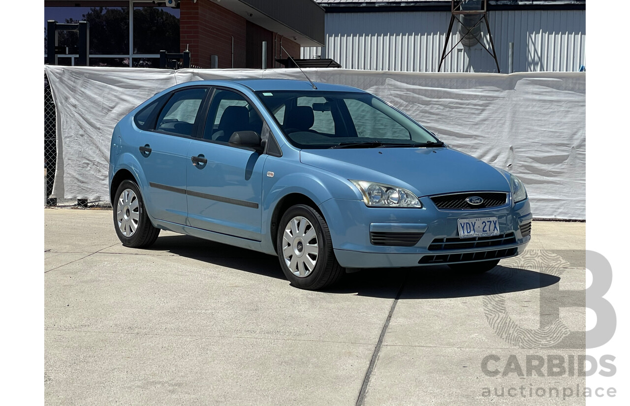 8/2005 Ford Focus CL LS 5d Hatchback Blue 2.0L