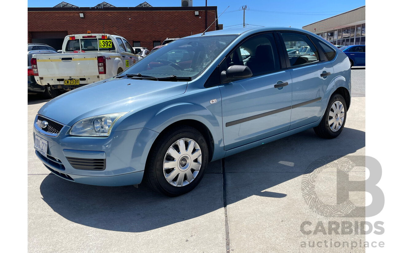 8/2005 Ford Focus CL LS 5d Hatchback Blue 2.0L
