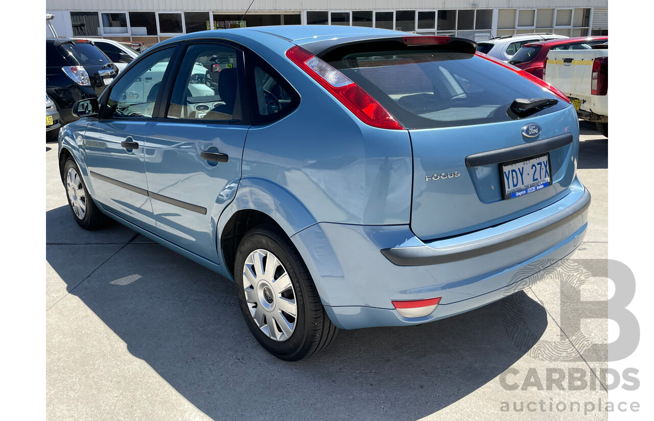 8/2005 Ford Focus CL LS 5d Hatchback Blue 2.0L