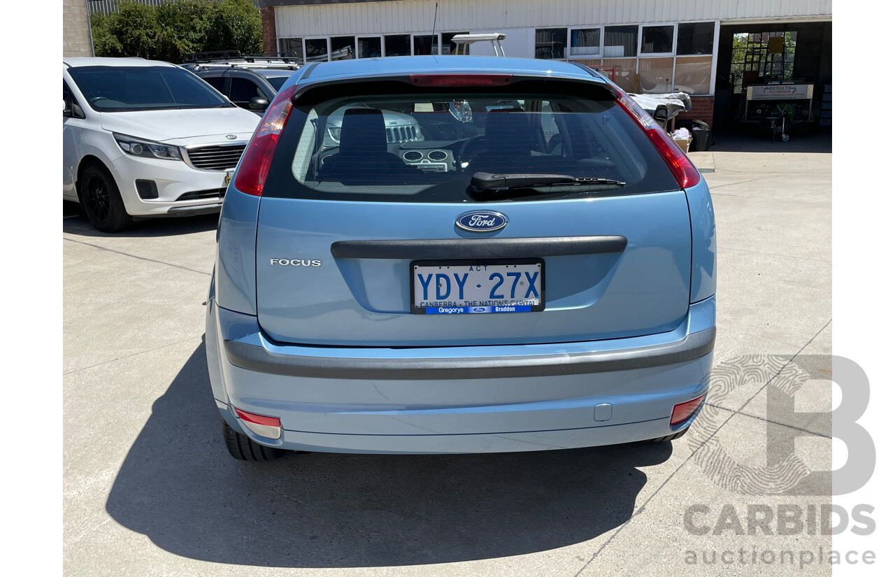 8/2005 Ford Focus CL LS 5d Hatchback Blue 2.0L
