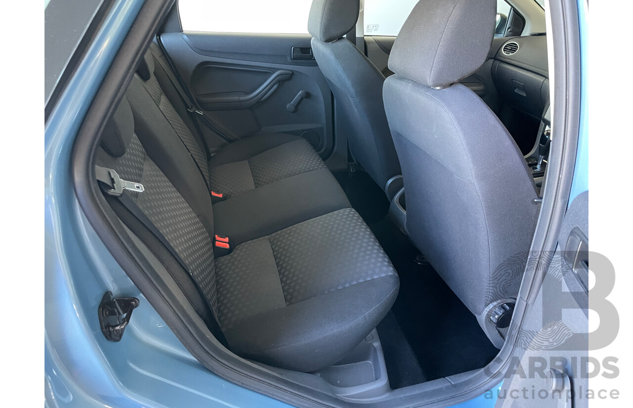 8/2005 Ford Focus CL LS 5d Hatchback Blue 2.0L