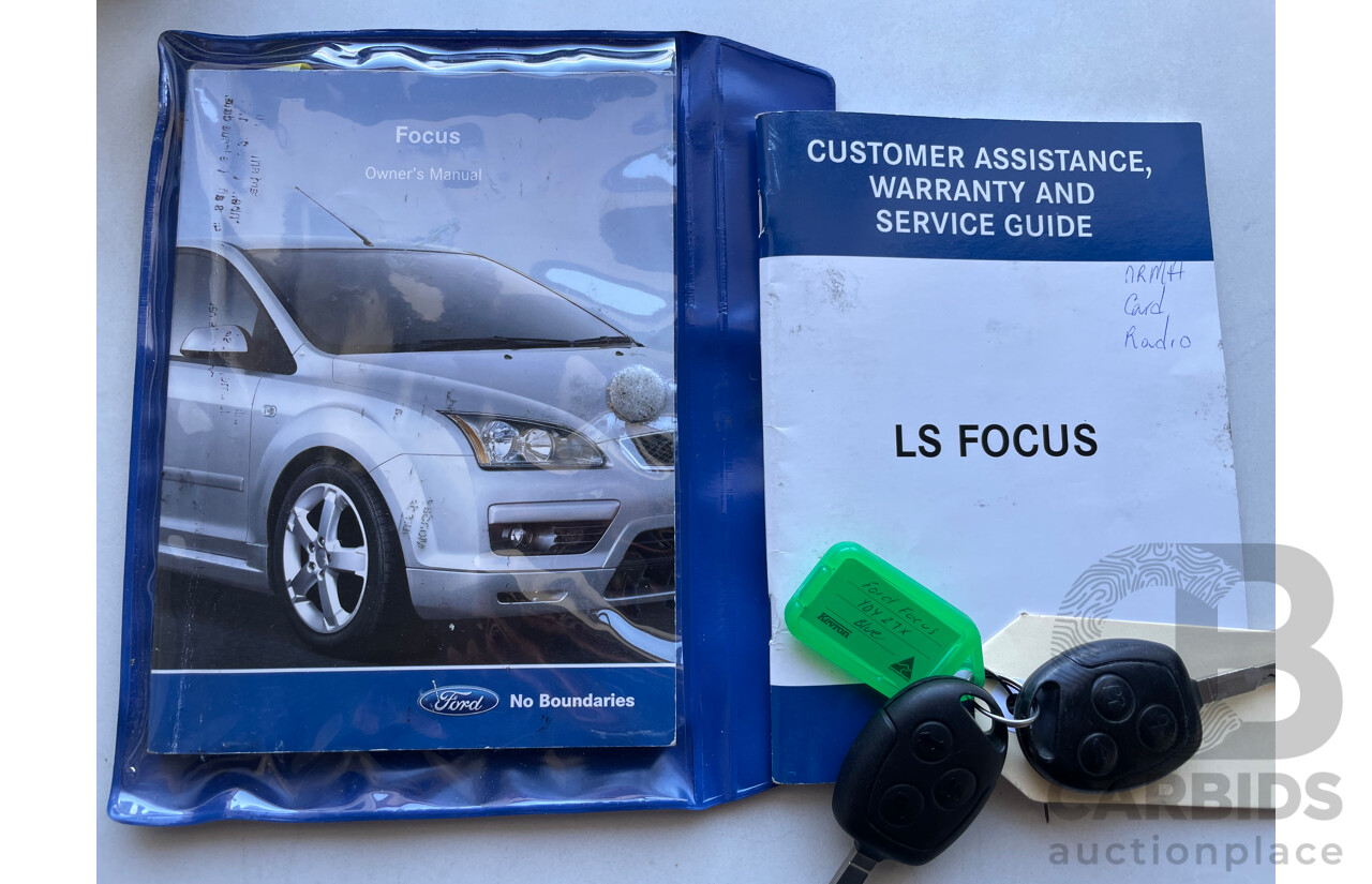 8/2005 Ford Focus CL LS 5d Hatchback Blue 2.0L