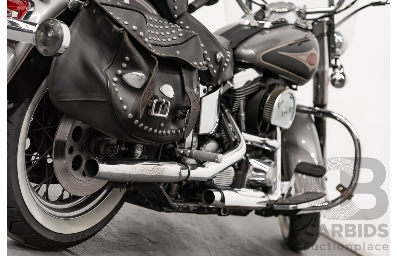 12/1995 Harley Davidson Heritage Softail Classic 1340cc (FLSTC) Vivid Black & Silver/Grey