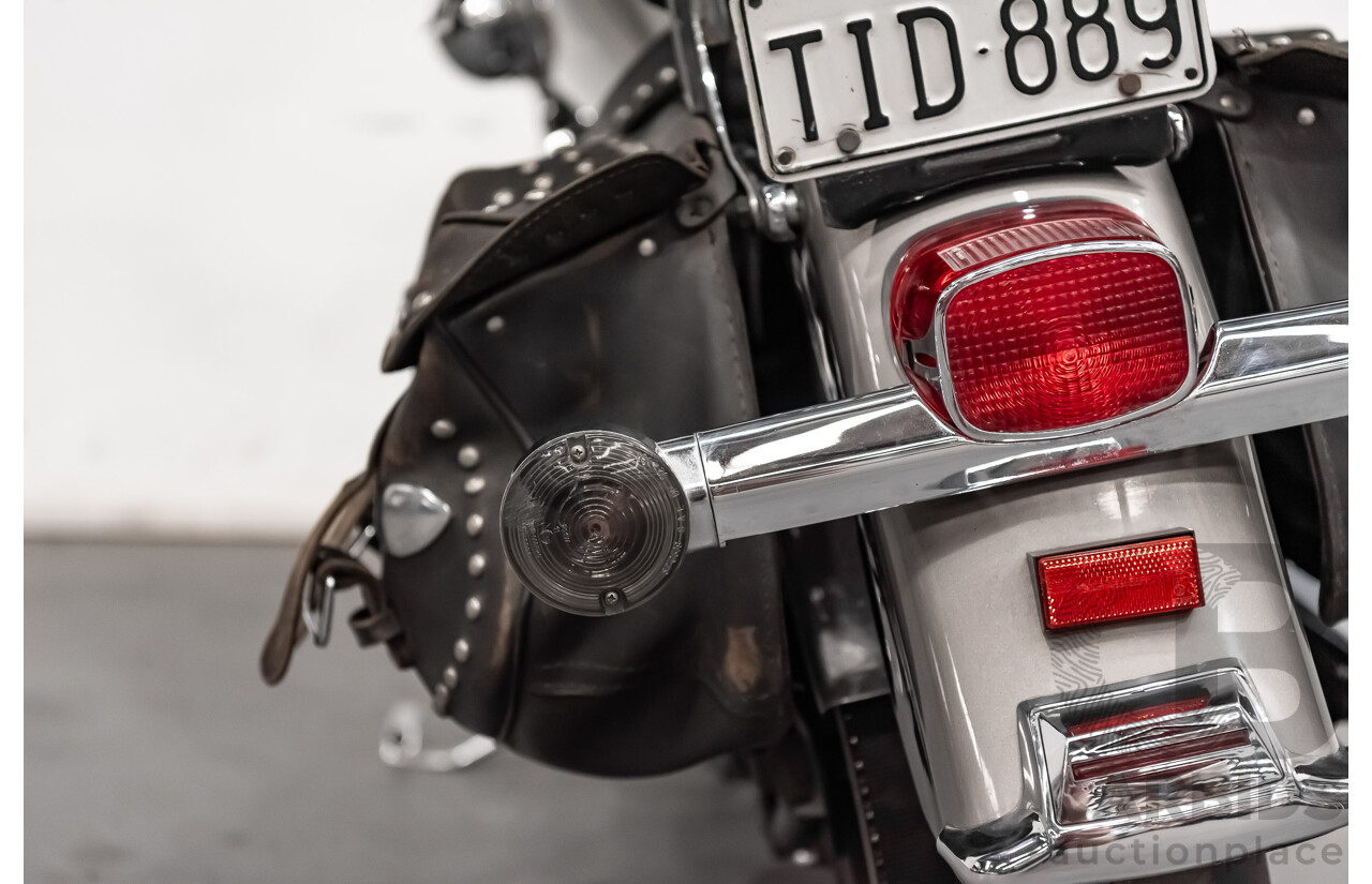 12/1995 Harley Davidson Heritage Softail Classic 1340cc (FLSTC) Vivid Black & Silver/Grey