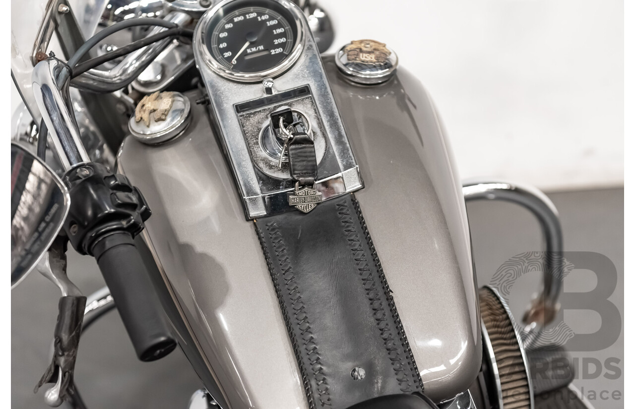 12/1995 Harley Davidson Heritage Softail Classic 1340cc (FLSTC) Vivid Black & Silver/Grey