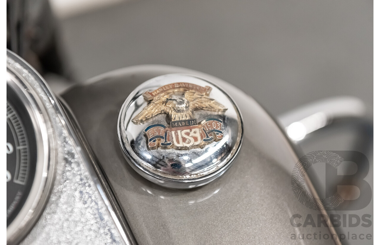 12/1995 Harley Davidson Heritage Softail Classic 1340cc (FLSTC) Vivid Black & Silver/Grey