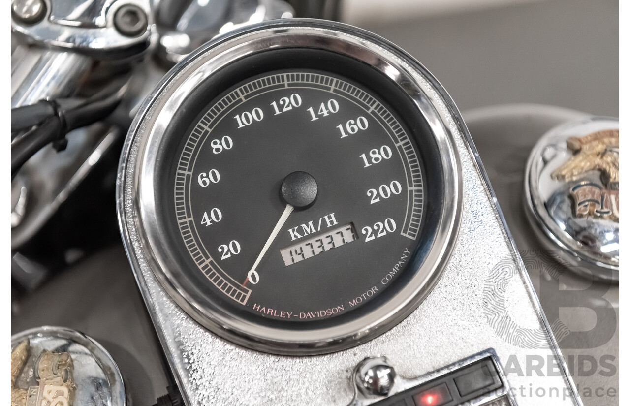 12/1995 Harley Davidson Heritage Softail Classic 1340cc (FLSTC) Vivid Black & Silver/Grey