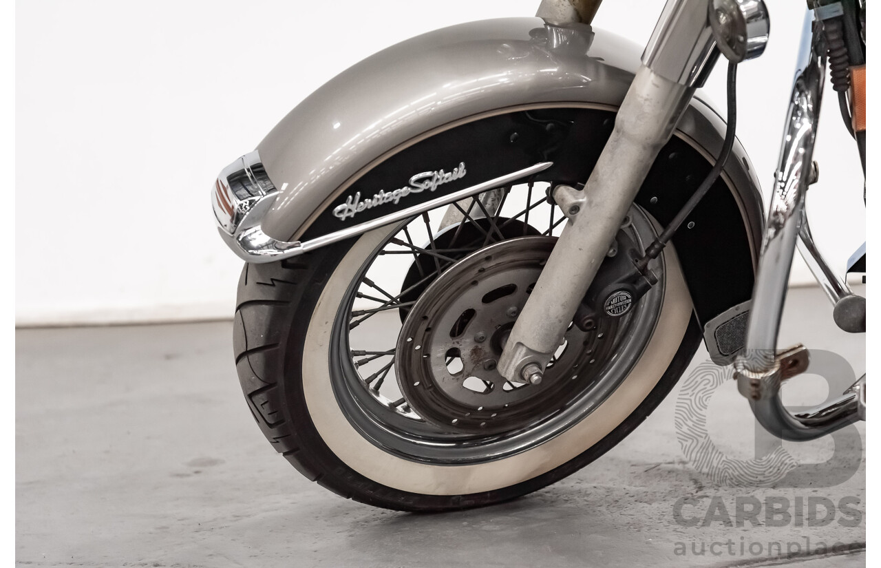12/1995 Harley Davidson Heritage Softail Classic 1340cc (FLSTC) Vivid Black & Silver/Grey