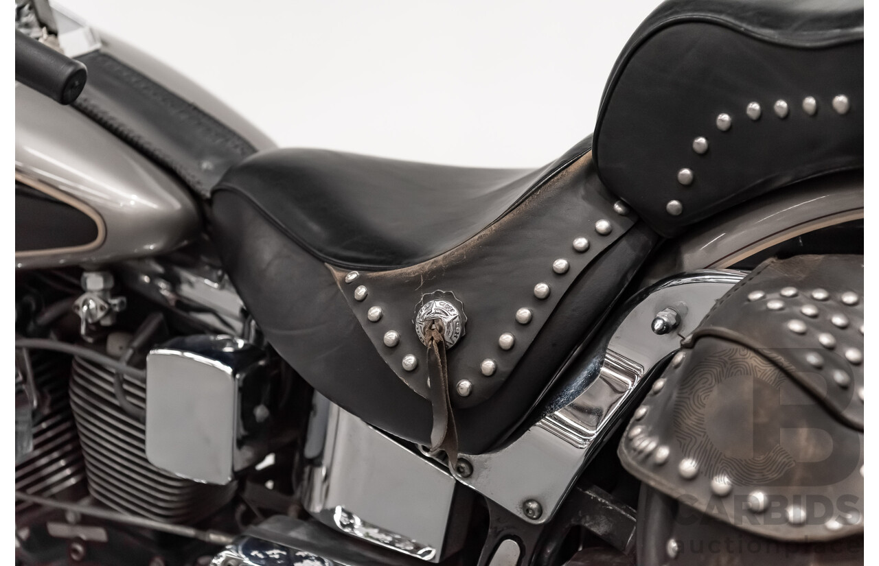 12/1995 Harley Davidson Heritage Softail Classic 1340cc (FLSTC) Vivid Black & Silver/Grey