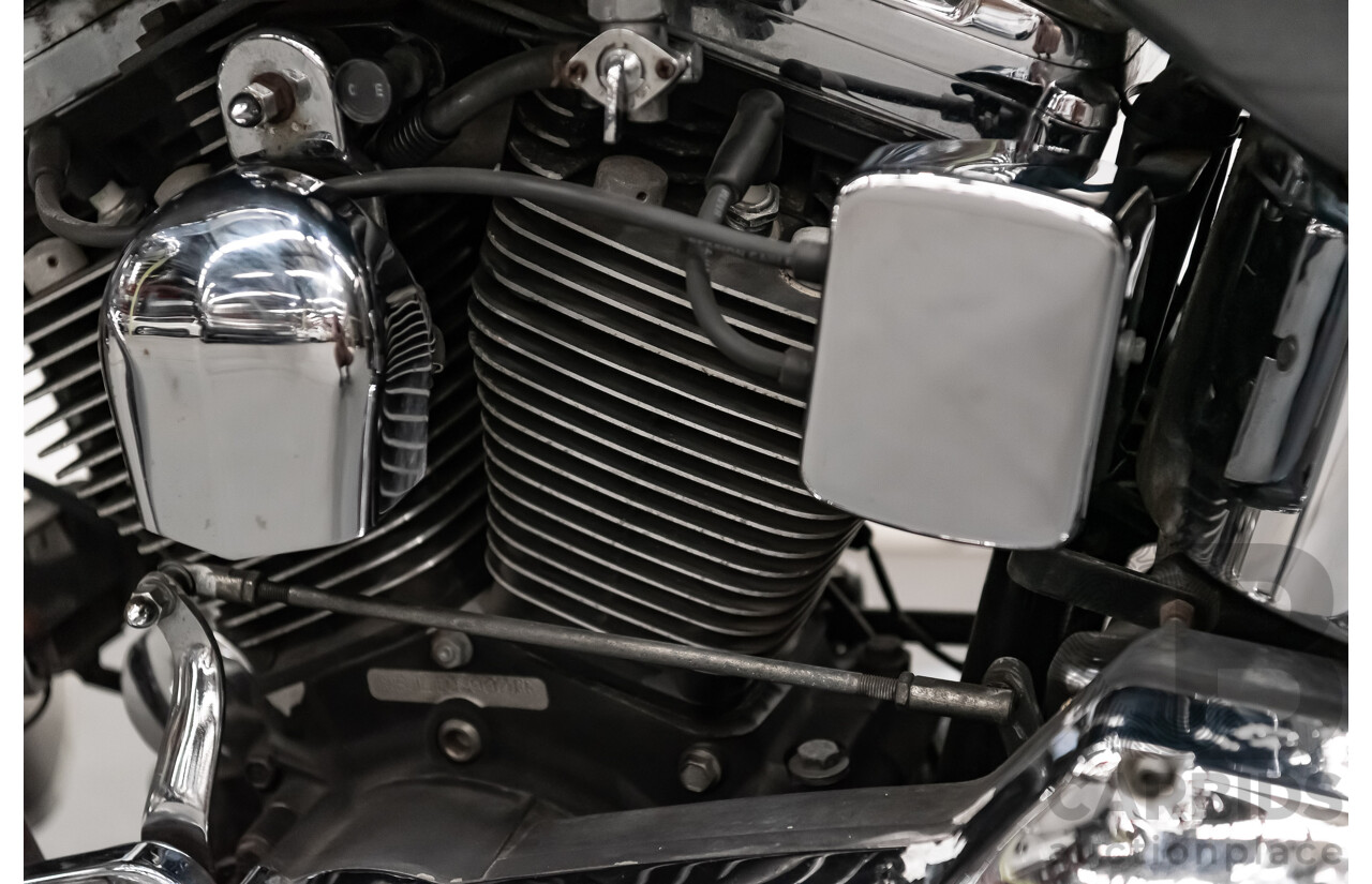 12/1995 Harley Davidson Heritage Softail Classic 1340cc (FLSTC) Vivid Black & Silver/Grey