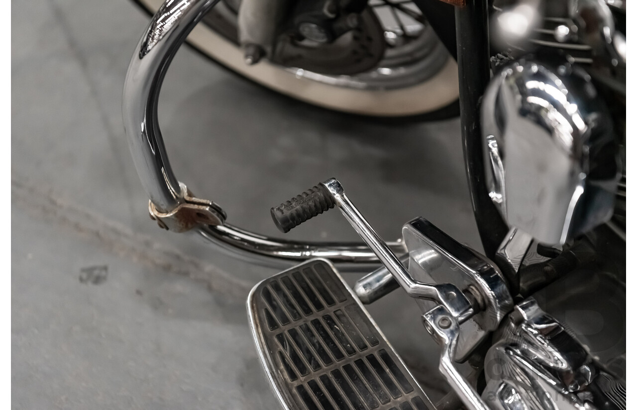 12/1995 Harley Davidson Heritage Softail Classic 1340cc (FLSTC) Vivid Black & Silver/Grey