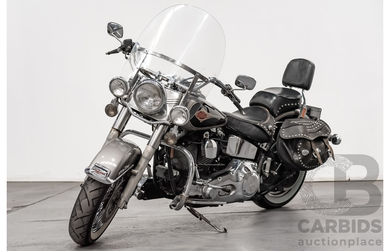 12/1995 Harley Davidson Heritage Softail Classic 1340cc (FLSTC) Vivid Black & Silver/Grey