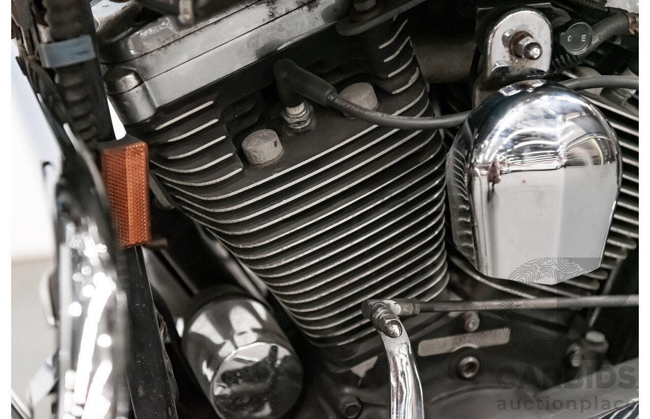 12/1995 Harley Davidson Heritage Softail Classic 1340cc (FLSTC) Vivid Black & Silver/Grey