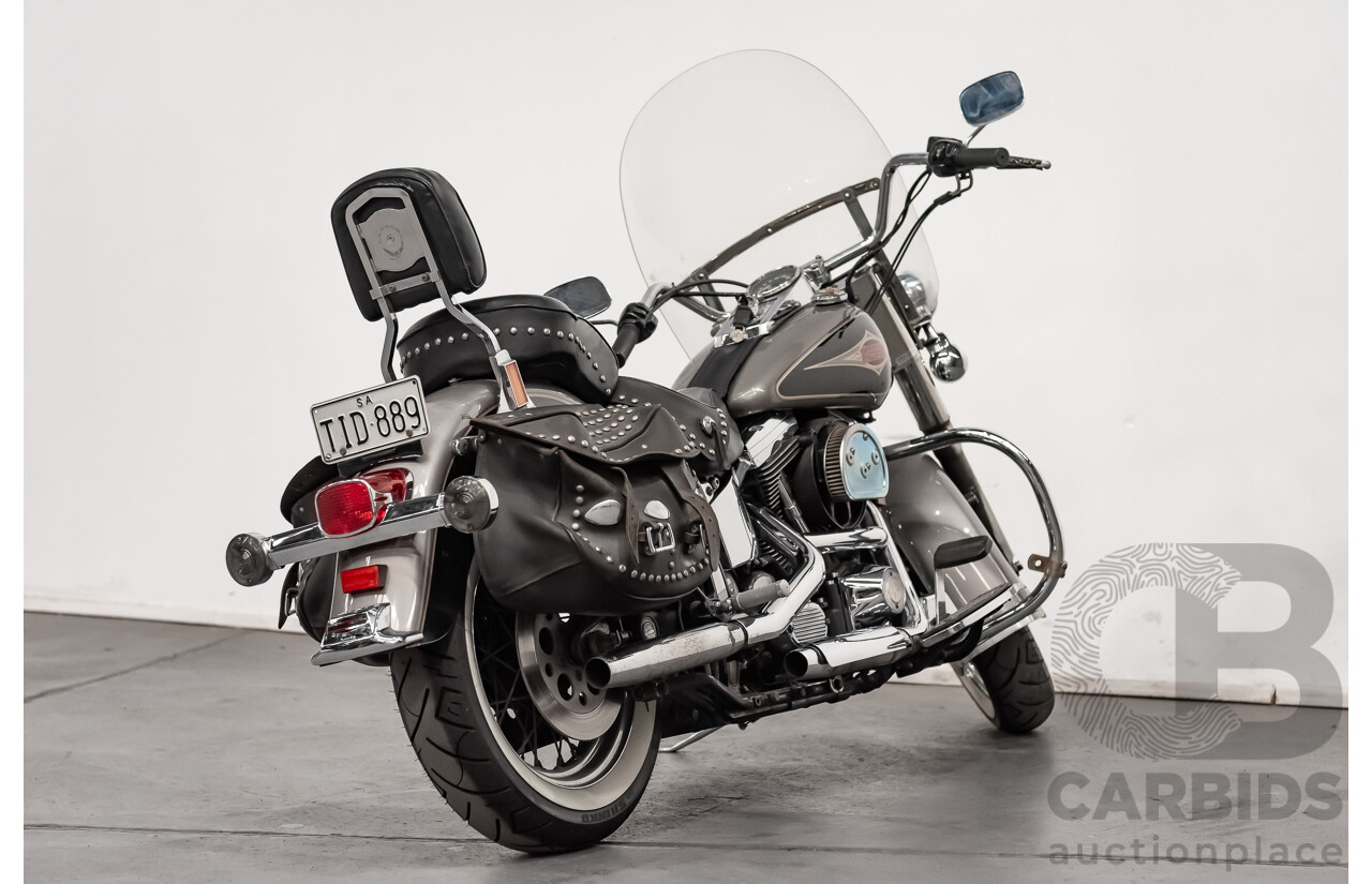 12/1995 Harley Davidson Heritage Softail Classic 1340cc (FLSTC) Vivid Black & Silver/Grey