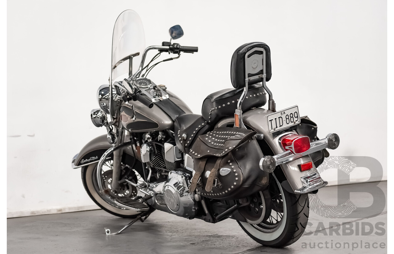 12/1995 Harley Davidson Heritage Softail Classic 1340cc (FLSTC) Vivid Black & Silver/Grey