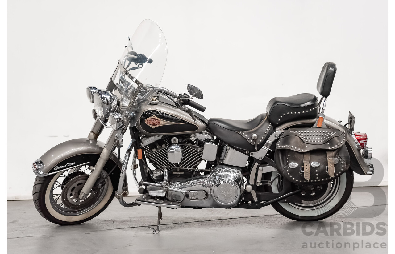 12/1995 Harley Davidson Heritage Softail Classic 1340cc (FLSTC) Vivid Black & Silver/Grey