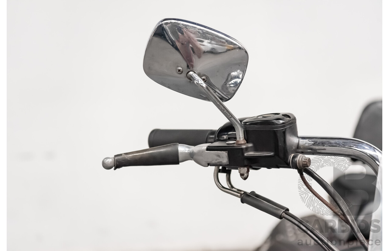 12/1995 Harley Davidson Heritage Softail Classic 1340cc (FLSTC) Vivid Black & Silver/Grey