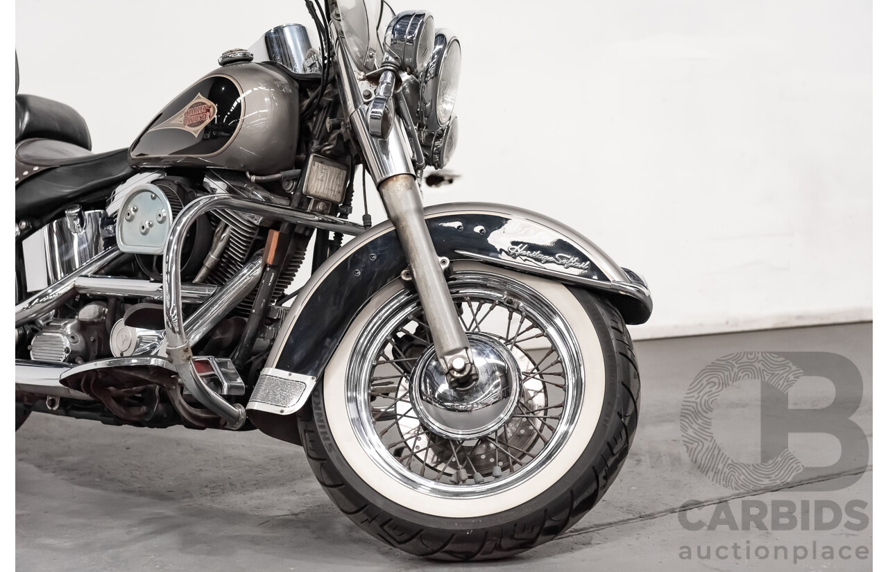 12/1995 Harley Davidson Heritage Softail Classic 1340cc (FLSTC) Vivid Black & Silver/Grey