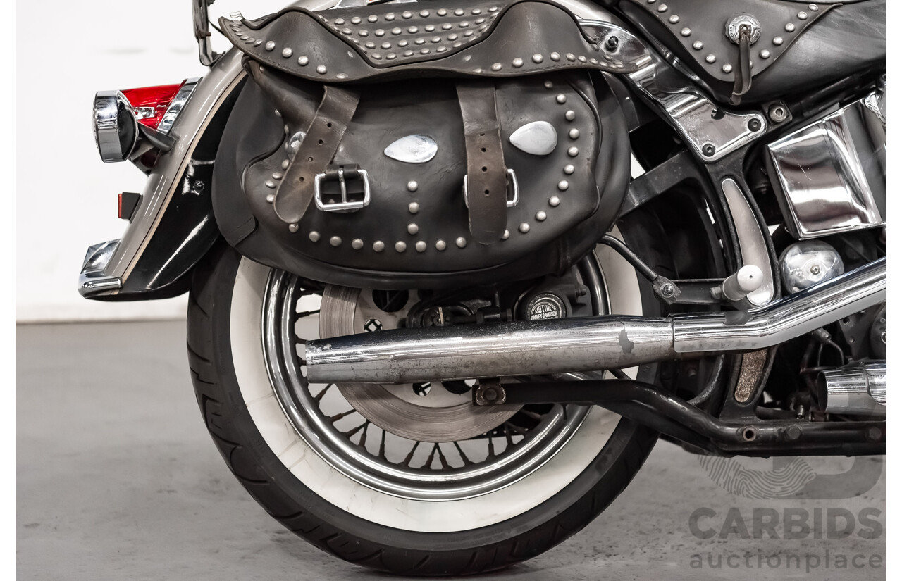 12/1995 Harley Davidson Heritage Softail Classic 1340cc (FLSTC) Vivid Black & Silver/Grey