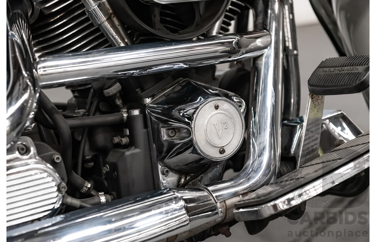 12/1995 Harley Davidson Heritage Softail Classic 1340cc (FLSTC) Vivid Black & Silver/Grey