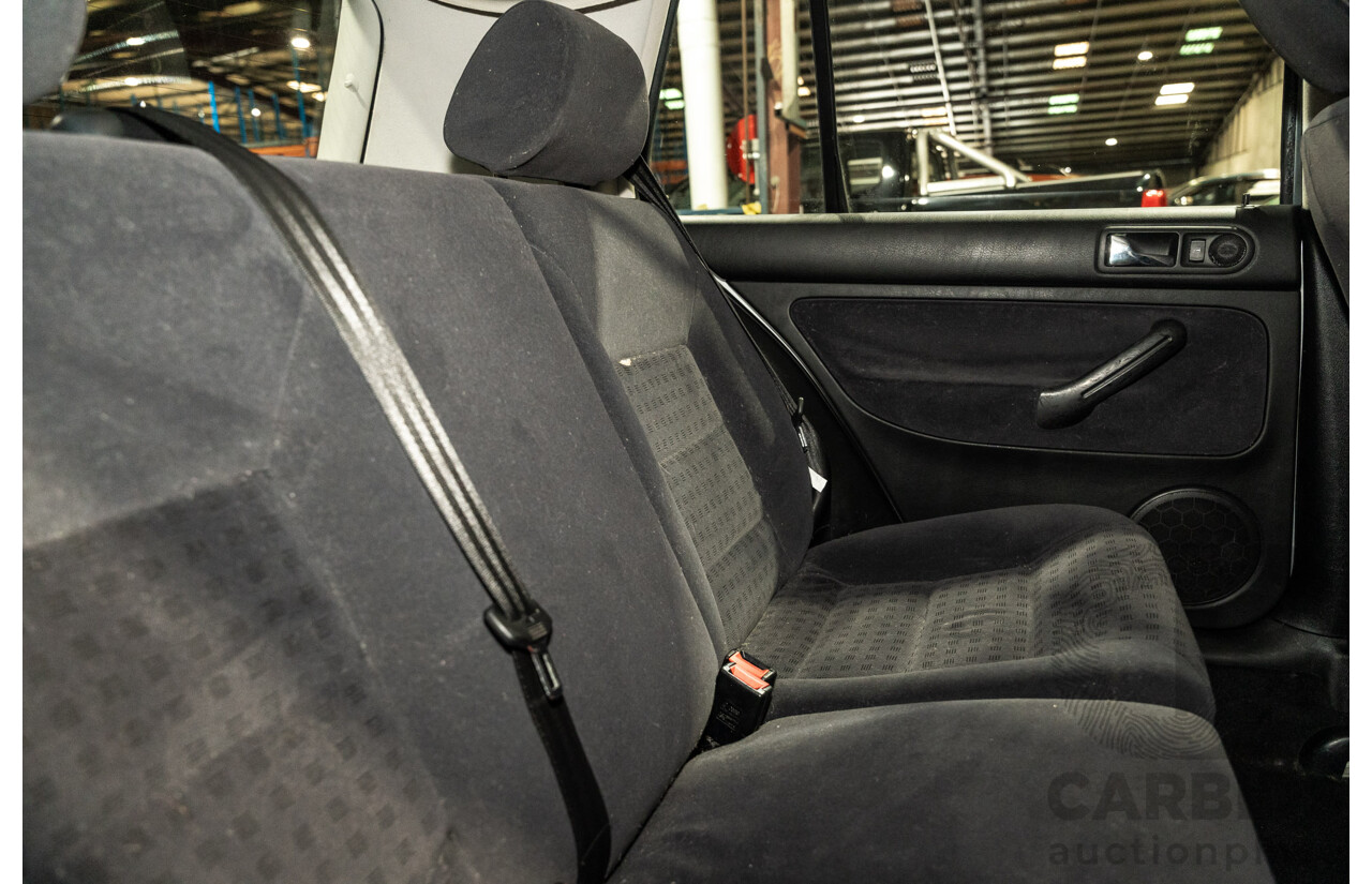 11/2000 Volkswagen Golf GL 5d Hatchback Silver 1.6L