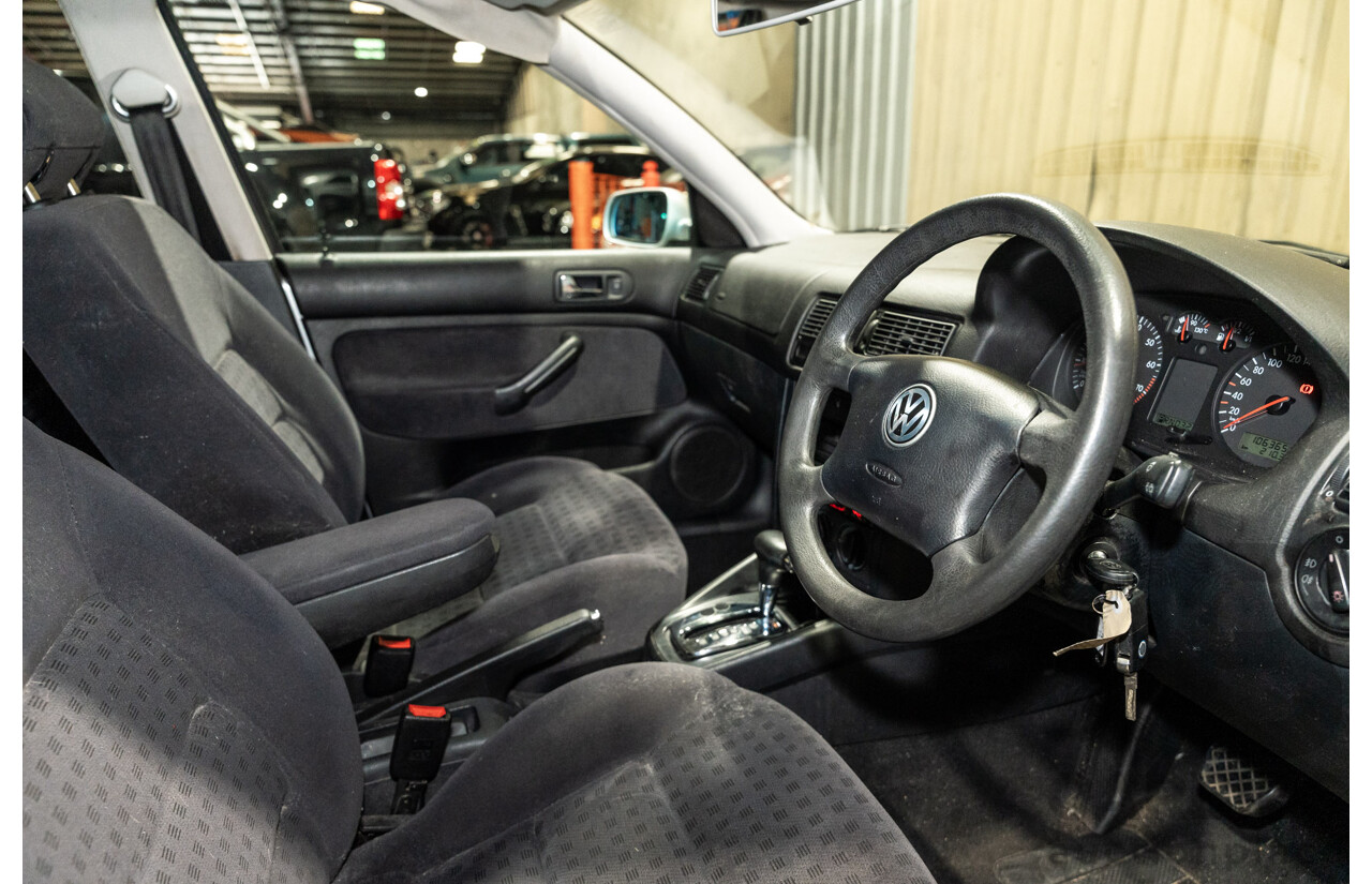 11/2000 Volkswagen Golf GL 5d Hatchback Silver 1.6L