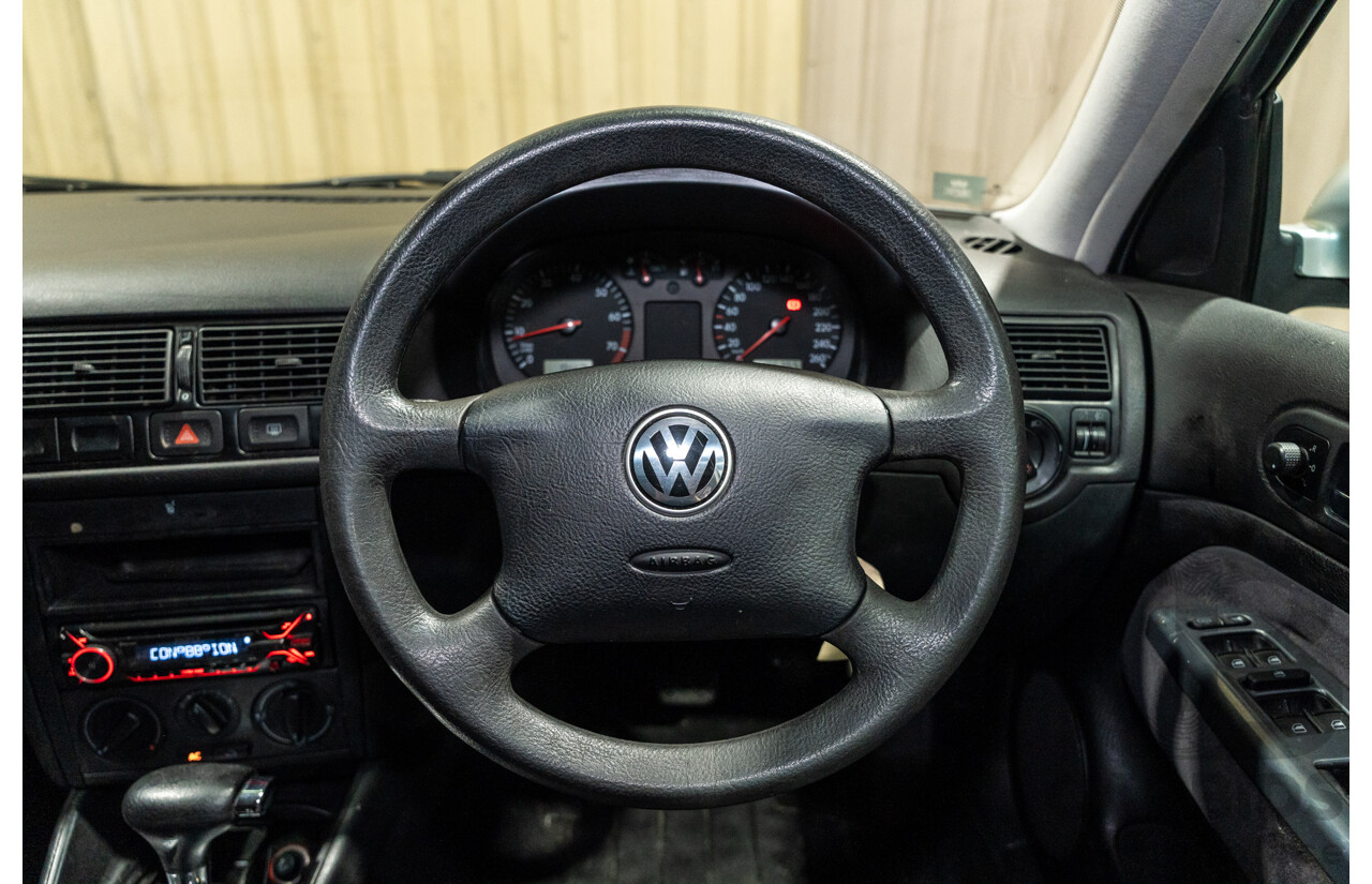 11/2000 Volkswagen Golf GL 5d Hatchback Silver 1.6L