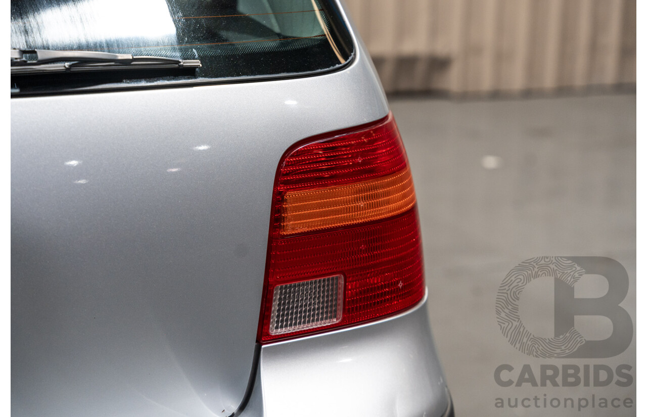 11/2000 Volkswagen Golf GL 5d Hatchback Silver 1.6L