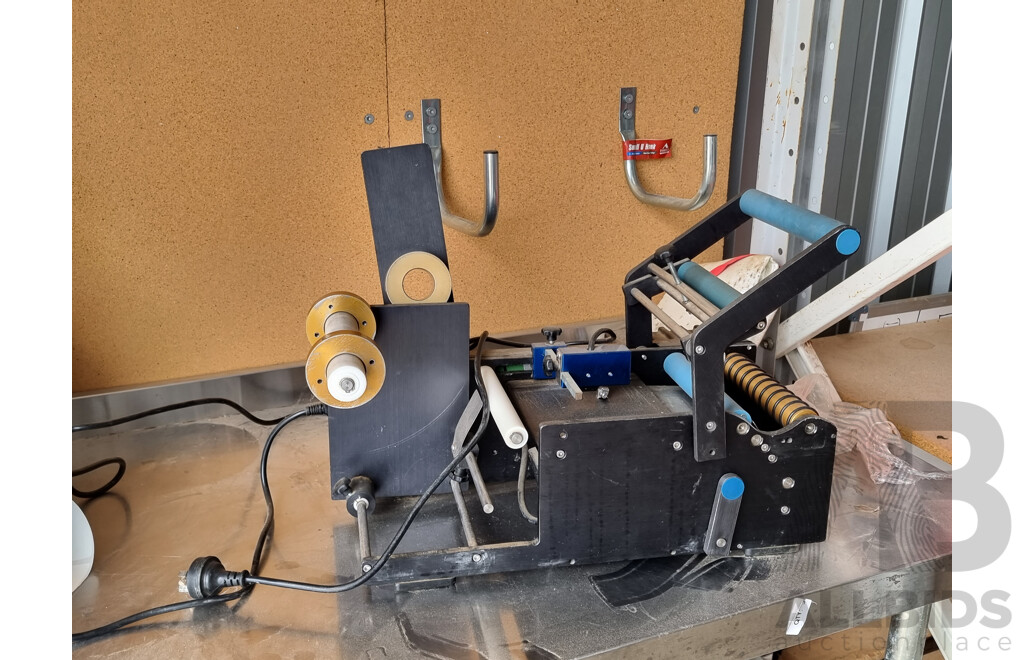 BENCHMARK Semi Automatic Labeller - Up to 11cm