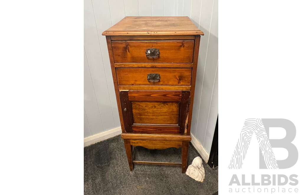 Late Edwardian Pine Pot Cupboard