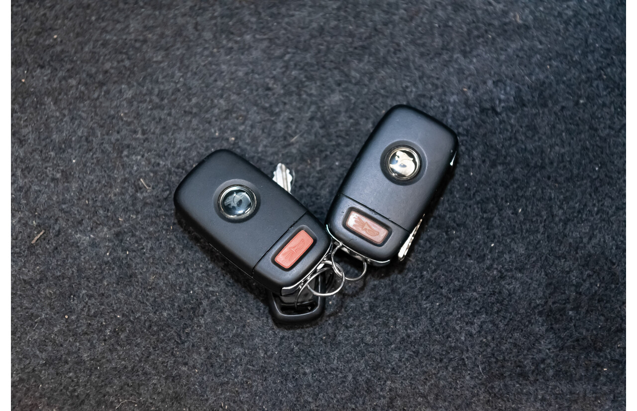 10/2006 Holden HSV Clubsport R8 E SERIES 4d Sedan Silver V8 6.0L