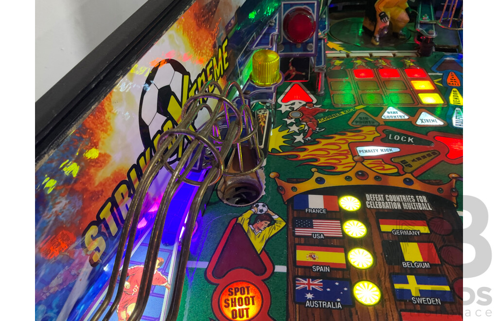 STRIKER XTREME (Stern Pinball Inc.) Pinball Machine
