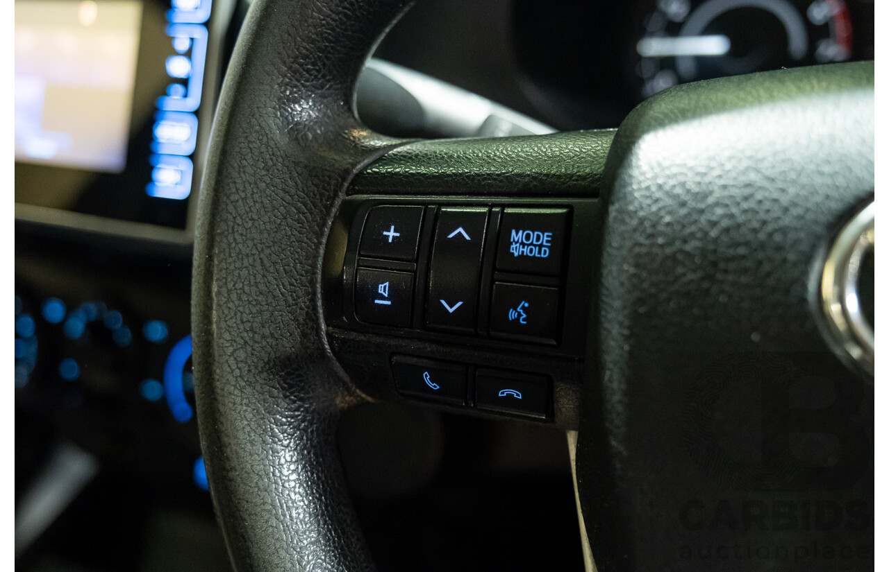 2/2016 Toyota Hilux Workmate TGN121R MY16 2d C/Chas White 2.7L